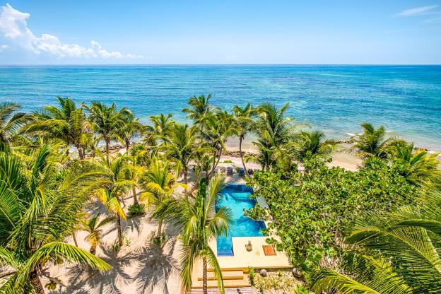 Jade bay and South Akumal . beachs riviera maya