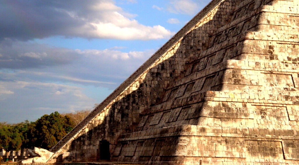 descent of Kukulcan