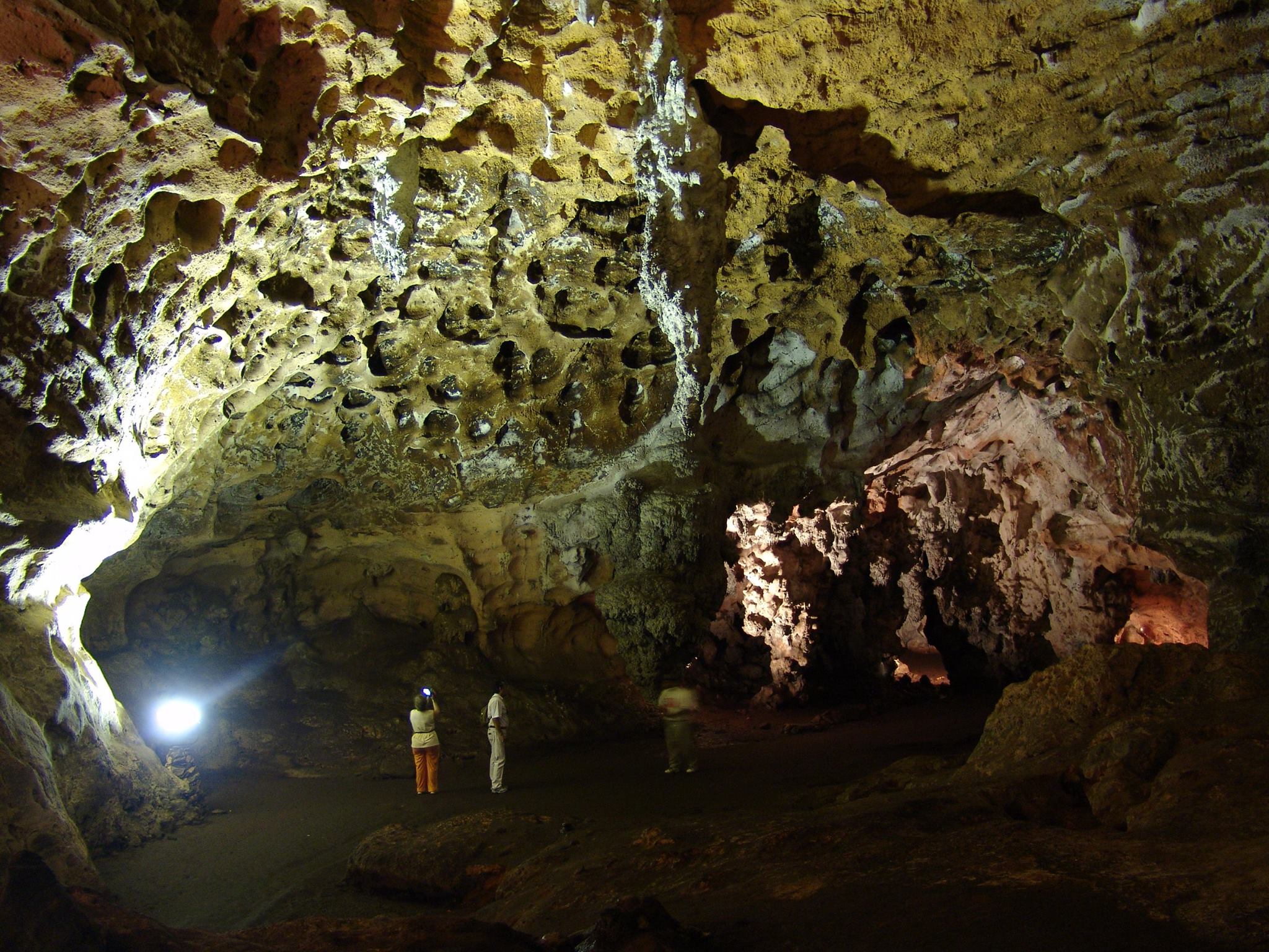 visita las Grutas de loltún