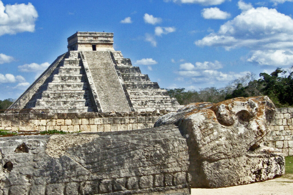 adoración del dios Kukulçán - historia de chichen itza