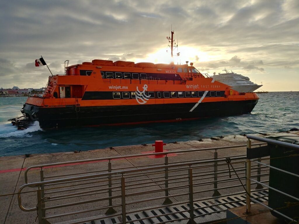 Wintjet ferry playa del carmen - cozumel