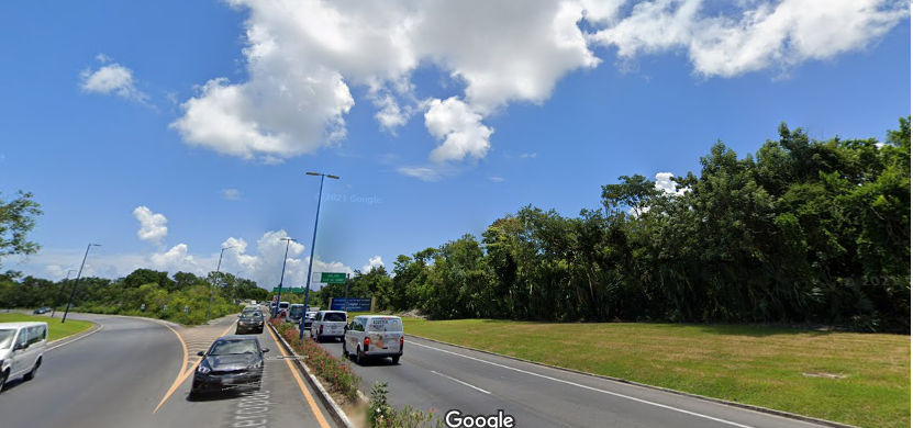 distancia del aeropuerto de cancún al centro de cancún